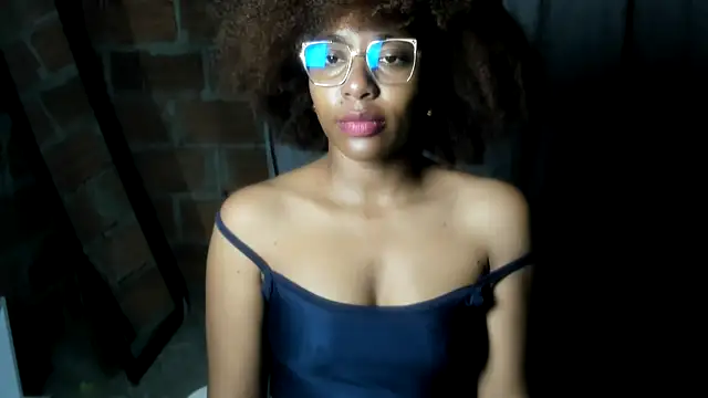 thaimy  online show from June 30, 2026, 2:44 am