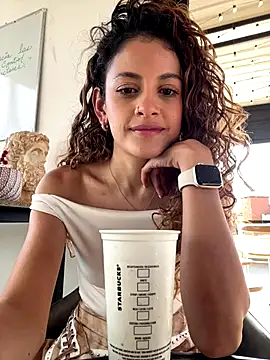 alana15 online show from November 1, 2025, 9:41 pm