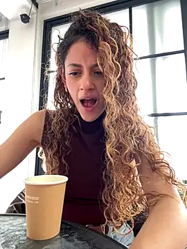 alana15 online show from November 17, 2025, 8:24 pm