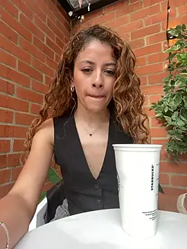 alana15 online show from June 5, 2026, 9:20 pm