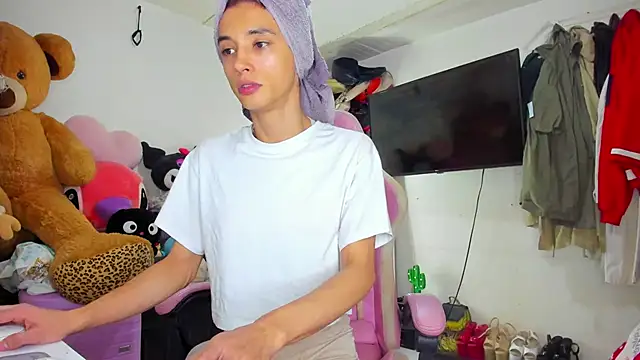 Lawrncesofiets online show from November 15, 2025, 2:21 pm