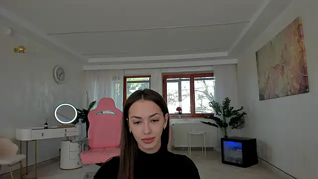 TiffanyHouston  online show from February 14, 2025, 7:28 am