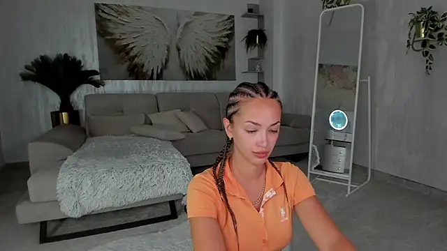 TiffanyHouston  online show from August 4, 2026, 6:07 am