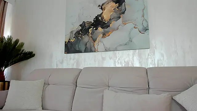 TiffanyHouston  online show from January 30, 2025, 12:48 pm