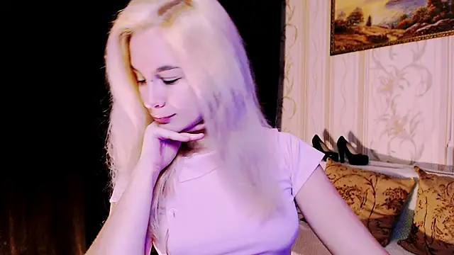 xxxcharismaaa online show from November 14, 2025, 6:33 pm