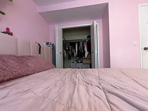 chloetease online show from November 1, 2025, 4:56 pm