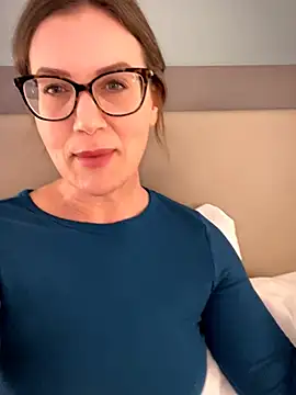 MaiseKnox online show from May 11, 2026, 5:54 pm
