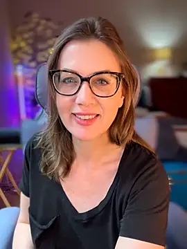 MaiseKnox online show from May 3, 2026, 3:37 pm