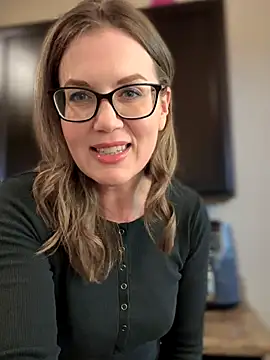 MaiseKnox online show from October 7, 2025, 10:22 pm