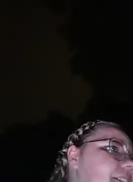 Snapshot of Fiona0705 chatting on September 27, 2025, 9:21 pm Fiona0705 online show from September 27, 2025, 9:21 pm