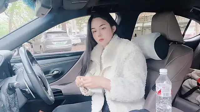 orla2021 online show from February 26, 2025, 1:14 am