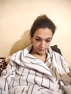 JoLeNe27 online show from November 3, 2025, 4:43 pm