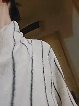 JoLeNe27 online show from December 2, 2025, 6:48 am