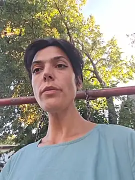 JoLeNe27 online show from July 4, 2026, 5:06 pm