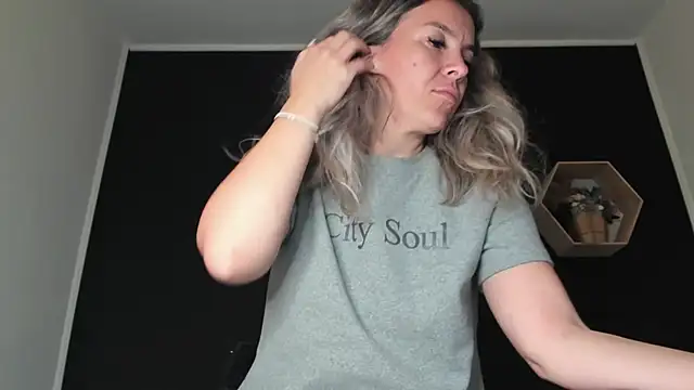 Alesys69 online show from September 20, 2025, 11:21 pm