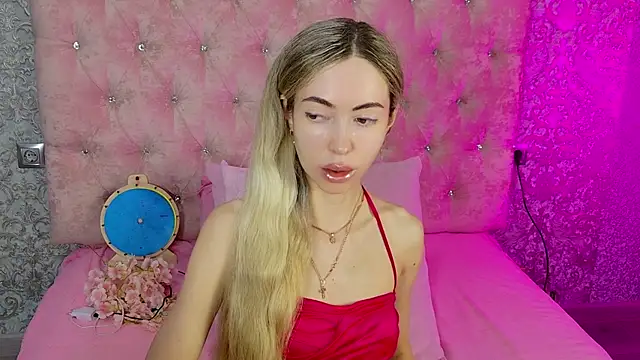 Akilla Queen online show from June 27, 2026, 1:55 am