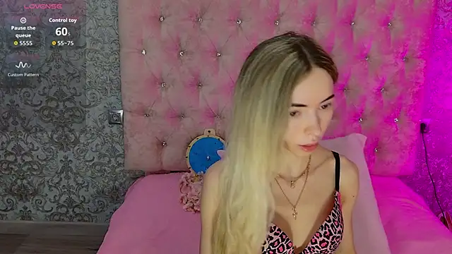 Akilla Queen online show from July 9, 2026, 1:50 am