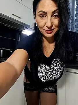 charrlote love online show from November 12, 2025, 2:32 pm