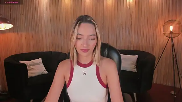 MelissaMoore  online show from June 27, 2026, 10:43 am