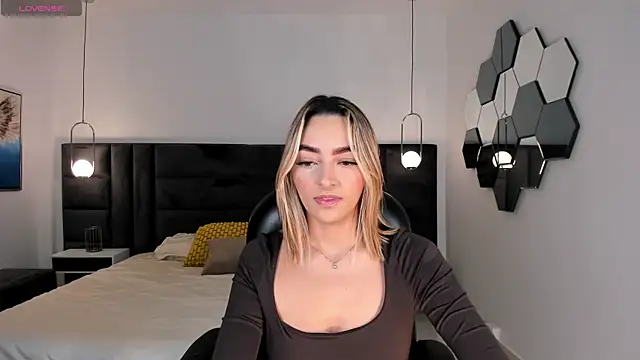 MelissaMoore  online show from July 25, 2026, 10:22 am