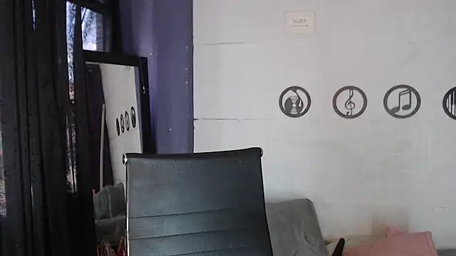 skinny Yizz online show from July 13, 2026, 9:36 pm