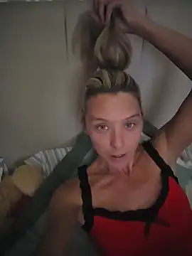 Jadeybaby1 online show from August 3, 2026, 10:25 pm