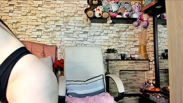 Carla expit online show from July 2, 2026, 12:33 am