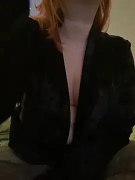 Patriciamoura69 online show from July 24, 2026, 11:34 pm
