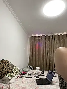 Patriciamoura69 online show from February 10, 2025, 2:59 pm