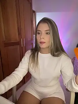 Miss valeriaa online show from March 19, 2025, 8:43 pm