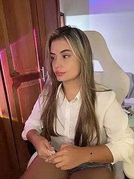 Miss valeriaa online show from June 4, 2026, 8:24 pm