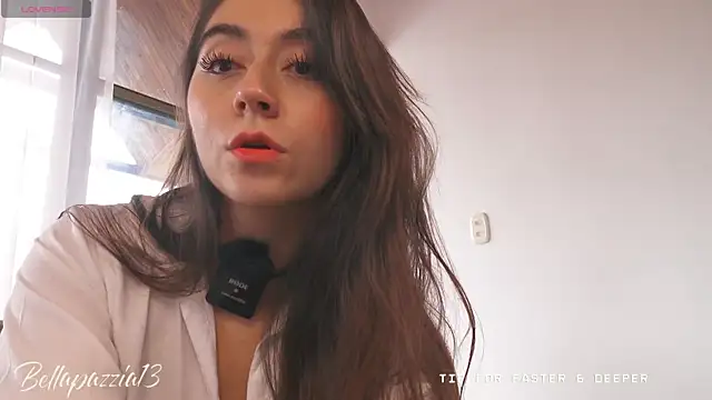 Bellapazzia online show from October 7, 2025, 4:41 pm