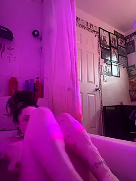 BlaizeyBBy online show from October 21, 2025, 3:00 pm