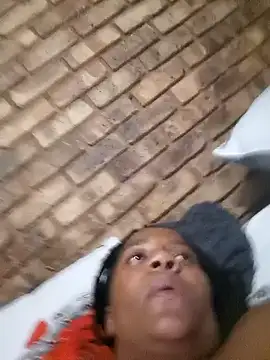 Snapshot of Galcraze chatting on February 25, 2025, 9:37 pm Galcraze online show from February 25, 2025, 9:37 pm