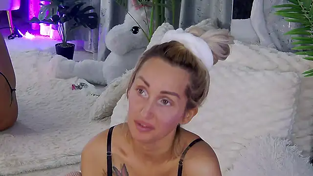 IsabelleEthan online show from July 21, 2026, 1:19 am