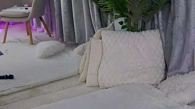 Snapshot of IsabelleEthan chatting on March 6, 2026, 3:01 am IsabelleEthan online show from March 6, 2026, 3:01 am