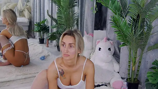 IsabelleEthan online show from June 30, 2026, 12:32 am