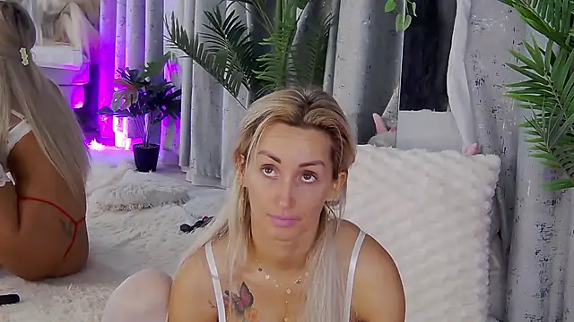 IsabelleEthan online show from July 14, 2026, 12:43 am