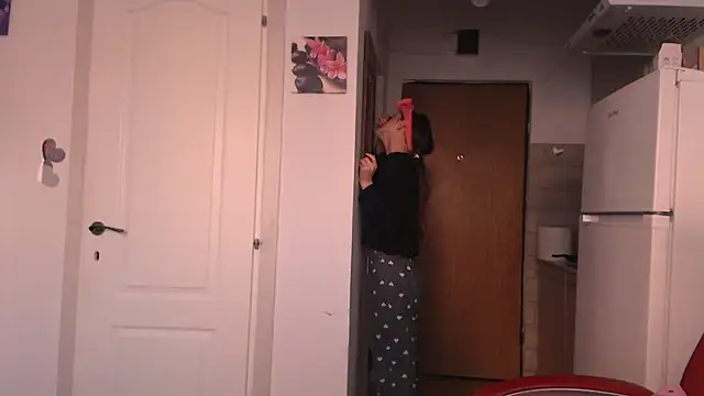 simyhvn online show from March 18, 2026, 5:10 am