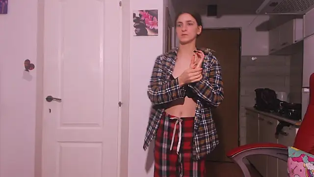 simyhvn online show from December 15, 2025, 6:08 am