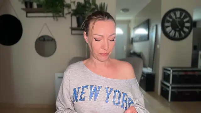 Sacha-xx online show from March 3, 2026, 10:55 am