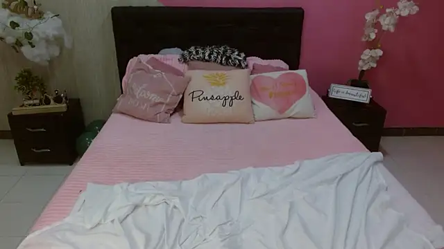 Snapshot of roxy_cooper chatting on March 19, 2025, 3:29 pm roxy cooper online show from March 19, 2025, 3:29 pm