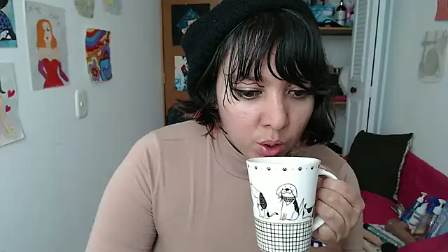 soynanabela28 online show from September 19, 2025, 4:11 pm