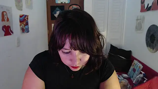 soynanabela28 online show from November 2, 2025, 11:32 pm