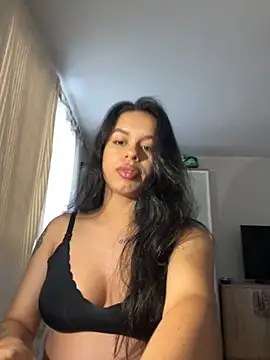 xlovelygirlx online show from September 19, 2025, 8:02 pm