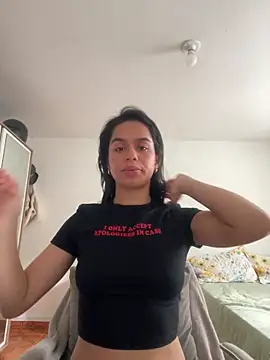 xlovelygirlx online show from March 19, 2025, 9:48 pm