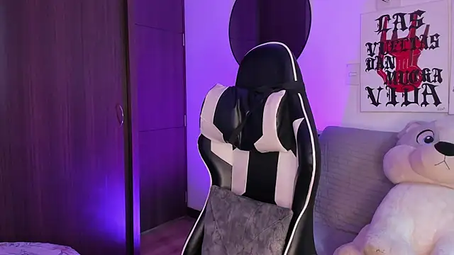 Alessandro Vanni online show from June 29, 2026, 1:44 pm