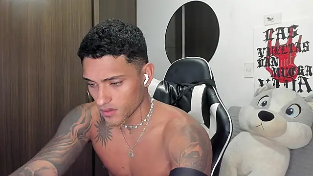 Alessandro Vanni online show from June 19, 2026, 12:16 am