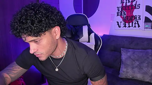 Alessandro Vanni online show from April 24, 2026, 2:24 am