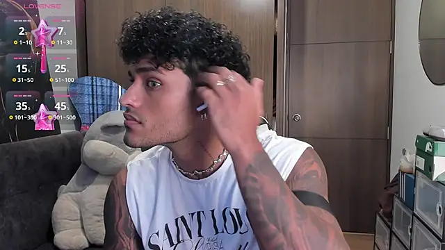 Alessandro Vanni online show from November 10, 2025, 1:38 pm